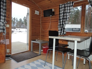 Cabane, salle de bains commune