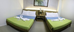 Familierom | Skrivebord, wi-fi (inkludert) og sengetøy