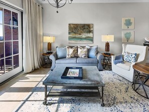 Condo, 3 Bedrooms | Living room