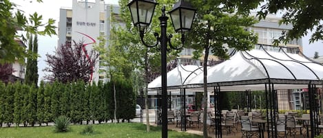 Espace de banquet Ă lâextĂ©rieur