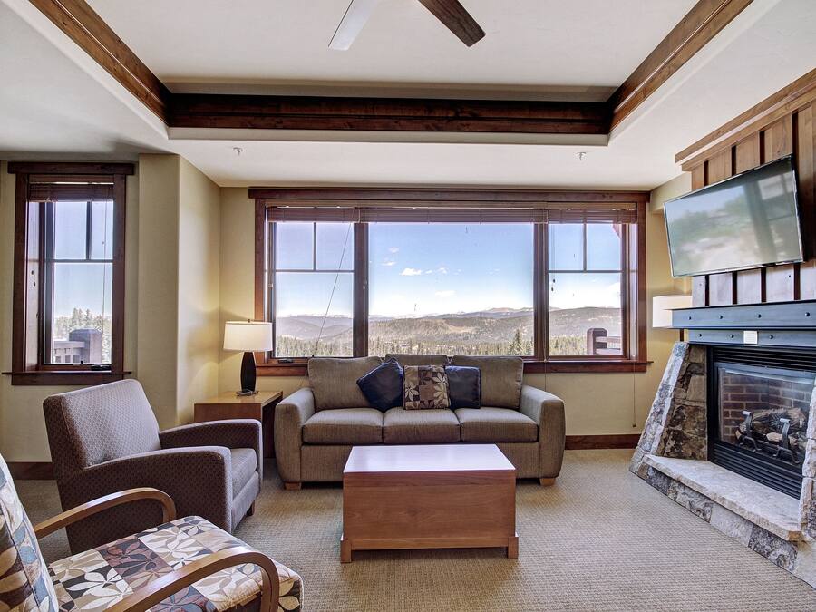 Condo, 1 Bedroom | Living area