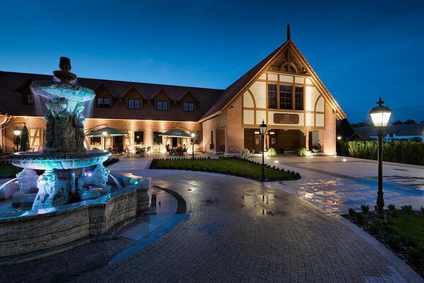 Façade de l’hébergement - soirée/nuit