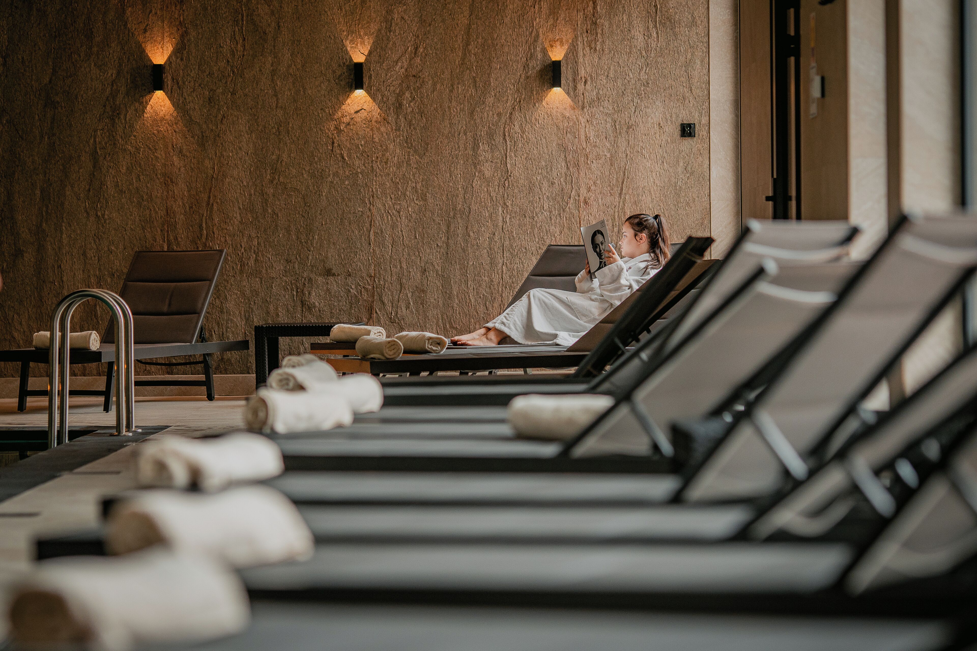 حمام سباحة داخلي