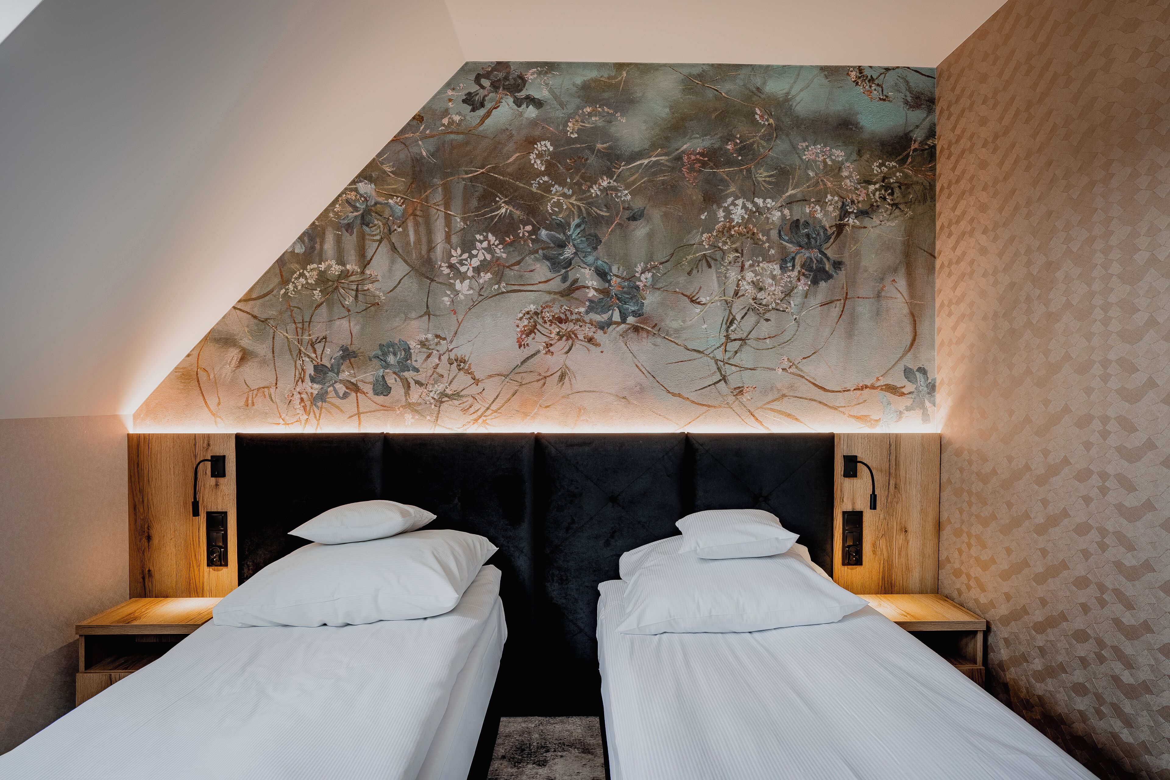 Habitació amb dos llits individuals, 2 llits individuals | Roba de llit d'alta qualitat, minibar i caixa forta a l'habitació 