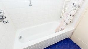 Apartment, 2 Bedrooms | Bathroom