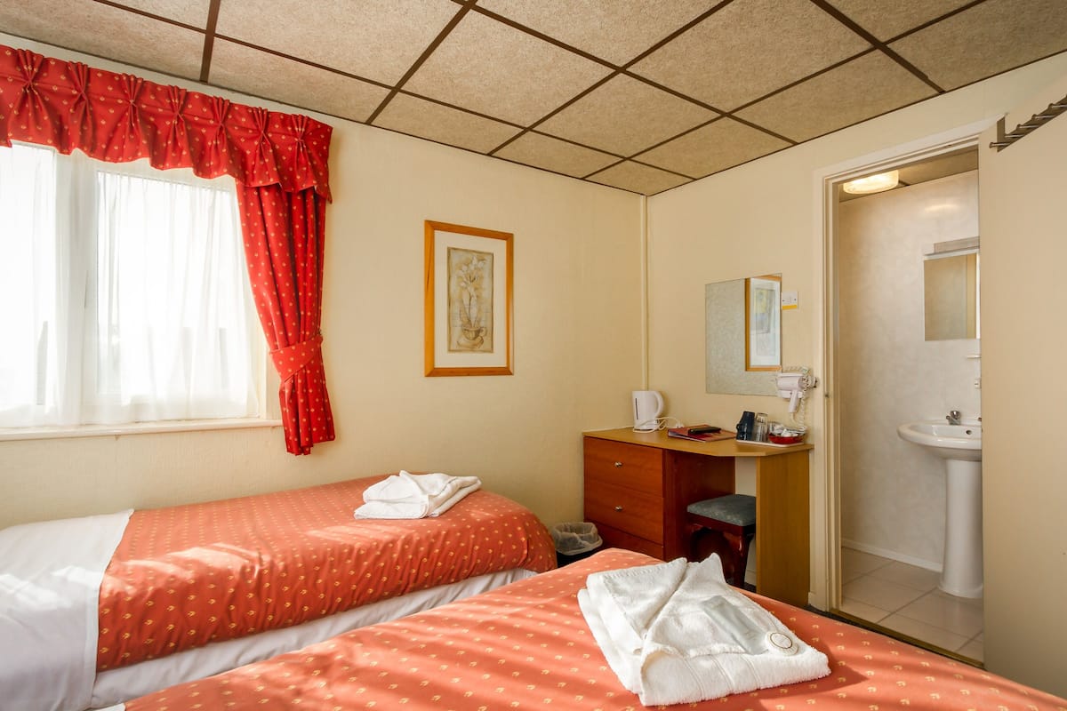 Standard Twin Room, Ensuite