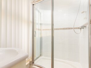 Deluxe Quadruple Room, Ensuite | Bathroom - The Oak Lea Hotel (Blackpool)