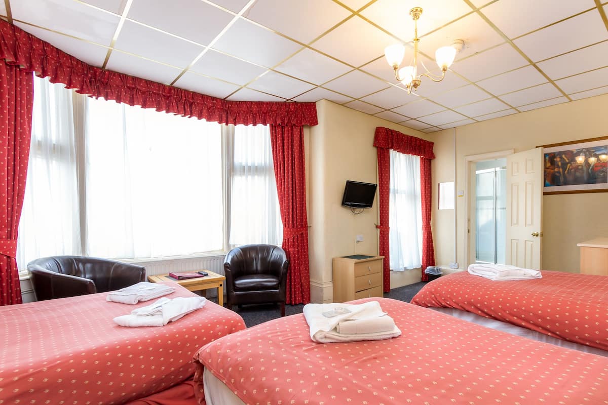 Deluxe Quadruple Room, Ensuite