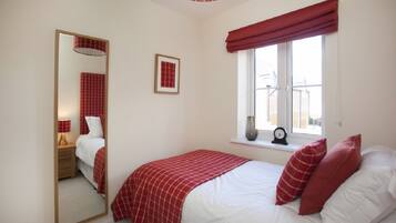 Apartment | 3 bedrooms, iron/ironing board, free WiFi