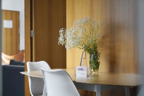 Apartment, 2 Schlafzimmer | Wohnbereich