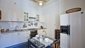 Appartement Panoramique, 1 chambre | Cuisine privée | Grand réfrigérateur, four, plaque de cuisson, lave-vaisselle
