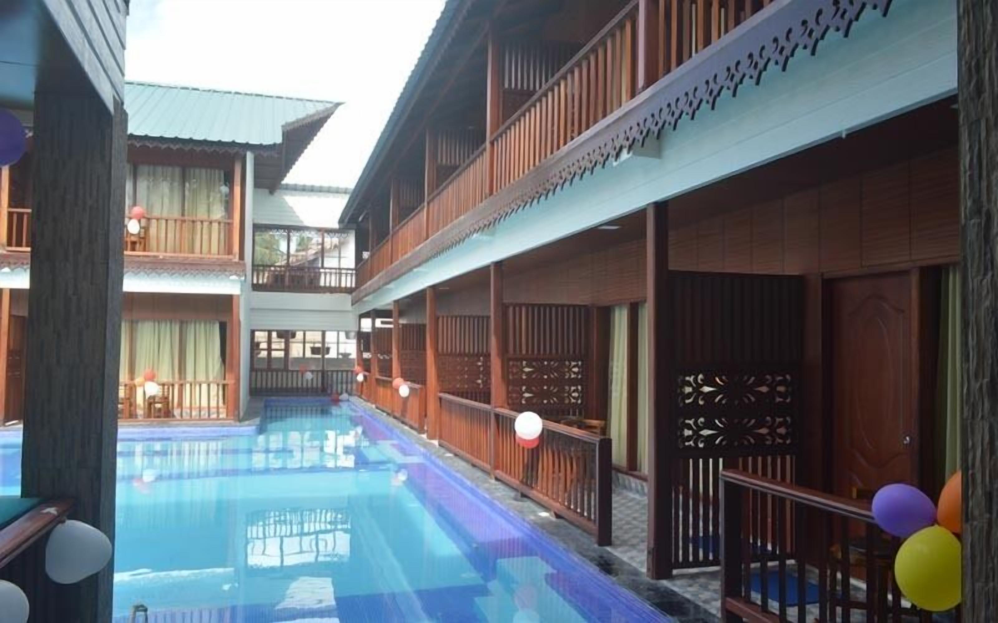 Kolam renang terbuka