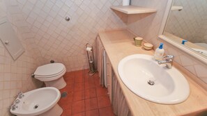 Apartment, 1 Bedroom | Bathroom