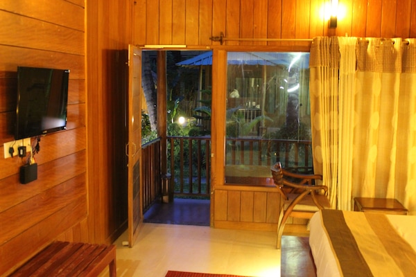 Casa rural Deluxe, 1 llit de matrimoni gran, vistes al mar, planta baixa | Balcó