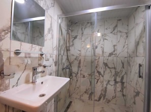 Comfort Apartment, 2 Bedrooms, Balcony | Bathroom - Gold Lion Apart Hotel (Fethiye)
