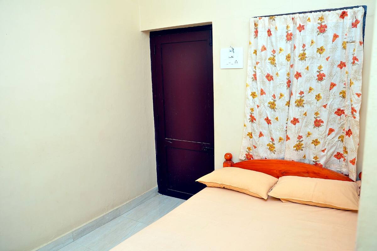 Standard-Doppelzimmer, 1 Schlafzimmer | 1 Schlafzimmer, Schreibtisch, kostenloses WLAN