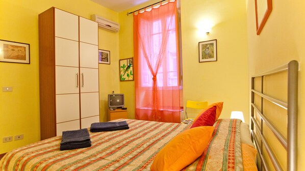 Apartment, 3 Bedrooms | 3 bedrooms, in-room safe, individually decorated, individually furnished - Rental in Rome Sardegna (Rome)