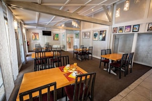 Daily continental breakfast (EUR 9.00 per person)