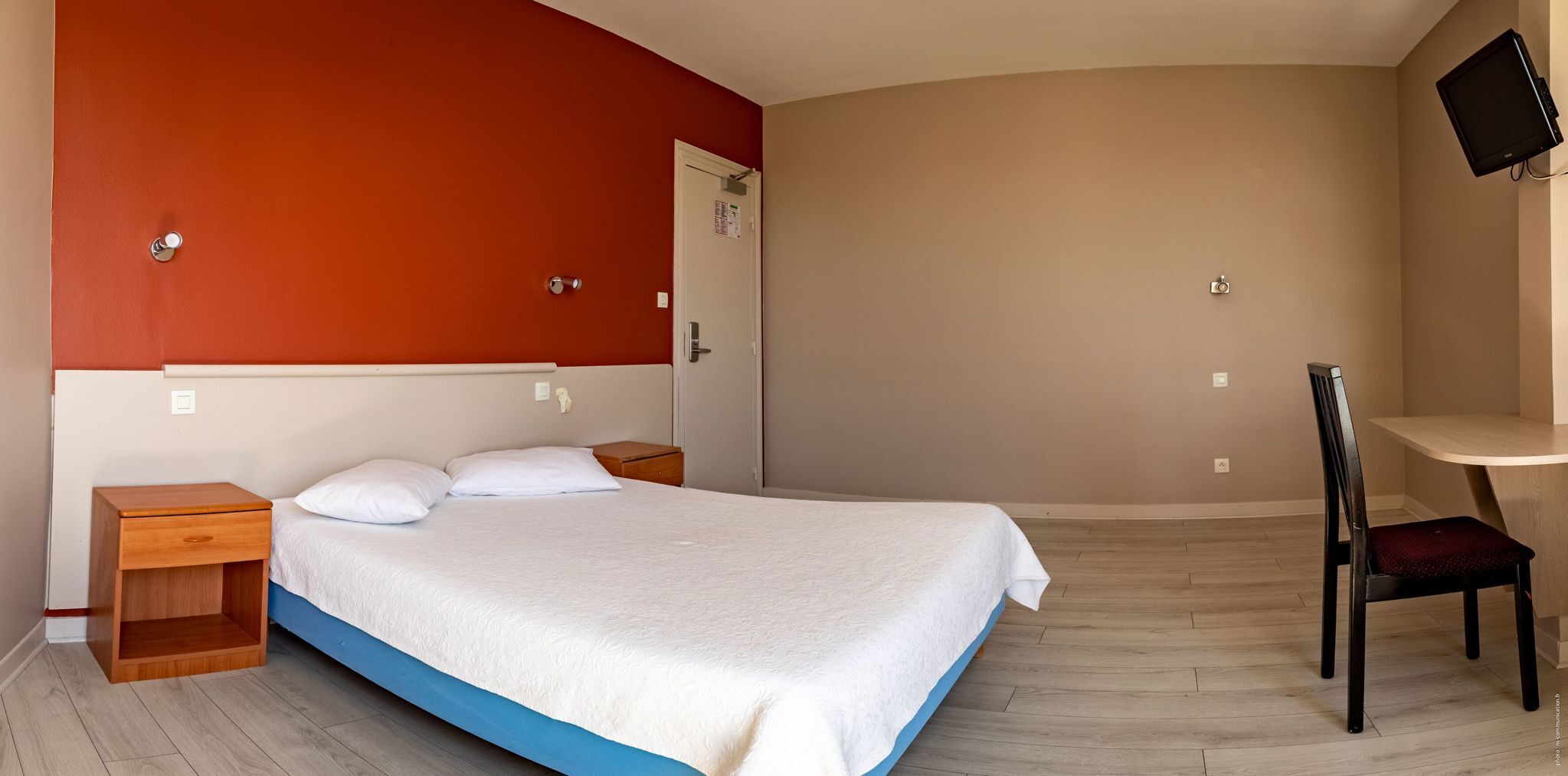 Schreibtisch, schallisolierte Zimmer, Bügeleisen/Bügelbrett, Bettwäsche