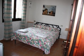 Appartement, 1 chambre | Lit de bébé (supplément)