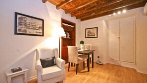 Studio | Living area