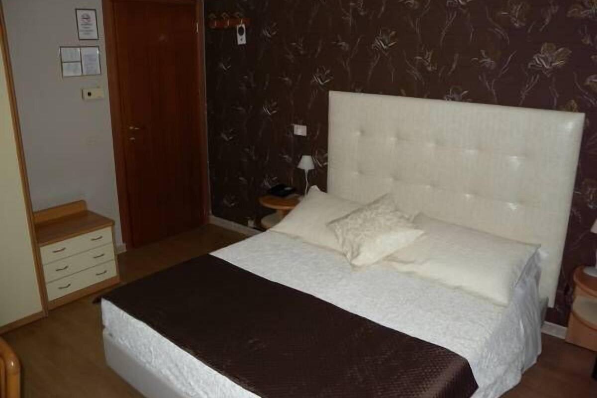 Habitación doble | 1 dormitorio, ropa de cama de alta calidad, minibar y caja fuerte