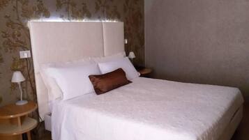 1 bedroom, premium bedding, minibar, in-room safe