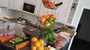 Desayuno típico de la región gratuito y diario