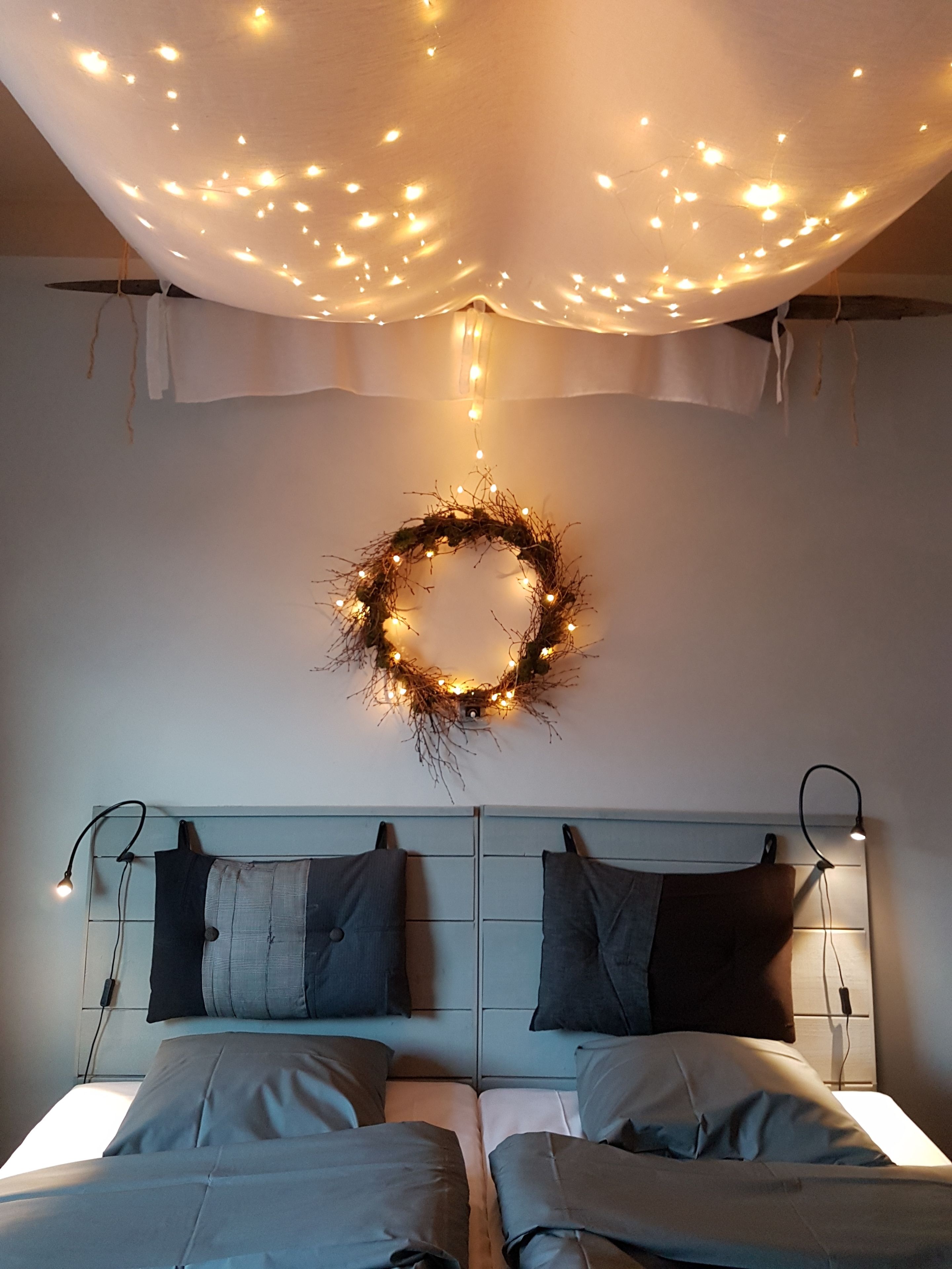 Verdunkelungsvorhänge, schallisolierte Zimmer, Bügeleisen/Bügelbrett