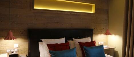 Superior Double Room | In-room safe, soundproofing, iron/ironing board, free cribs/infant beds