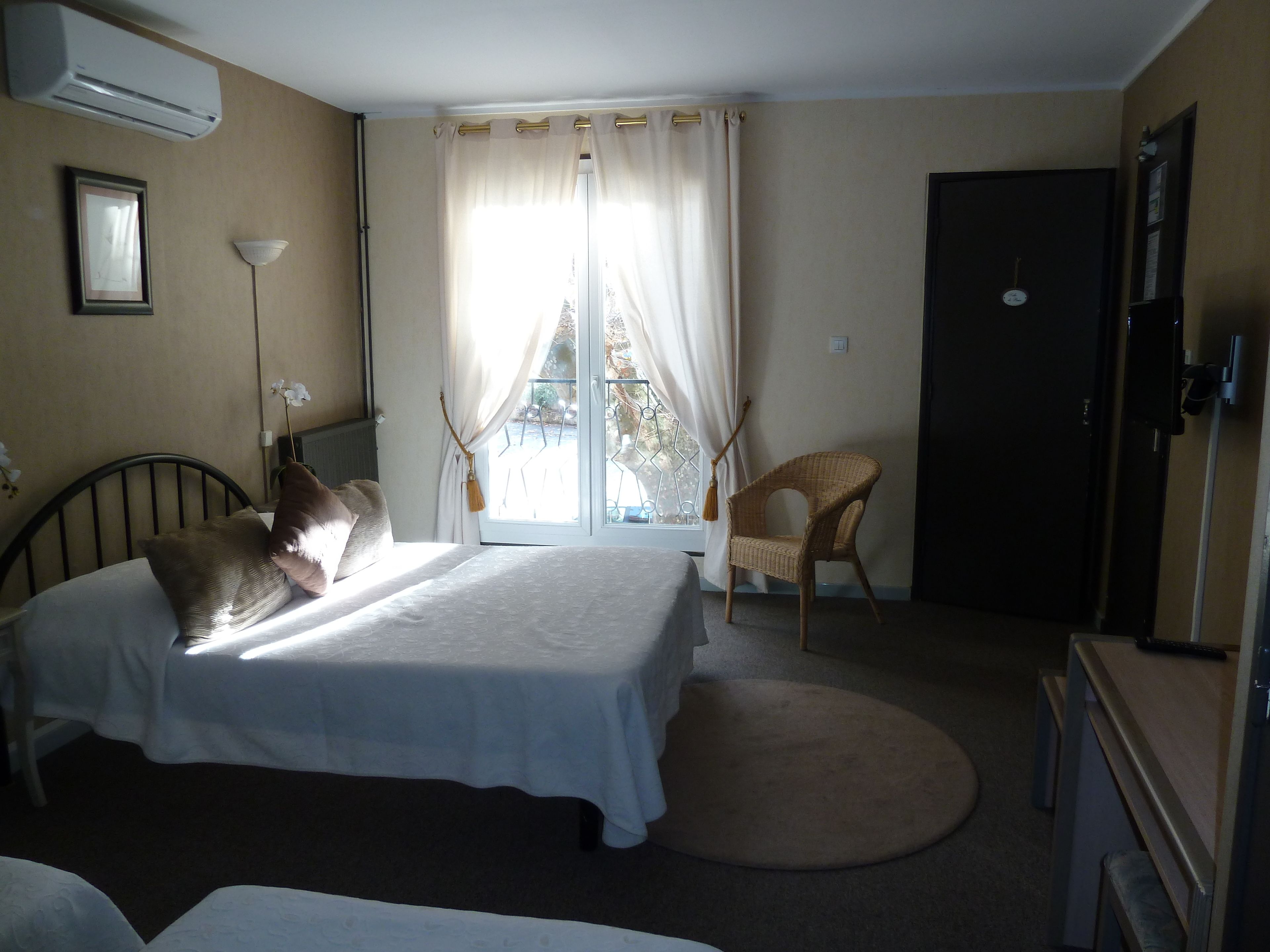 family quadruple room | desk, iron/ironing board, free wifi, bed sheets