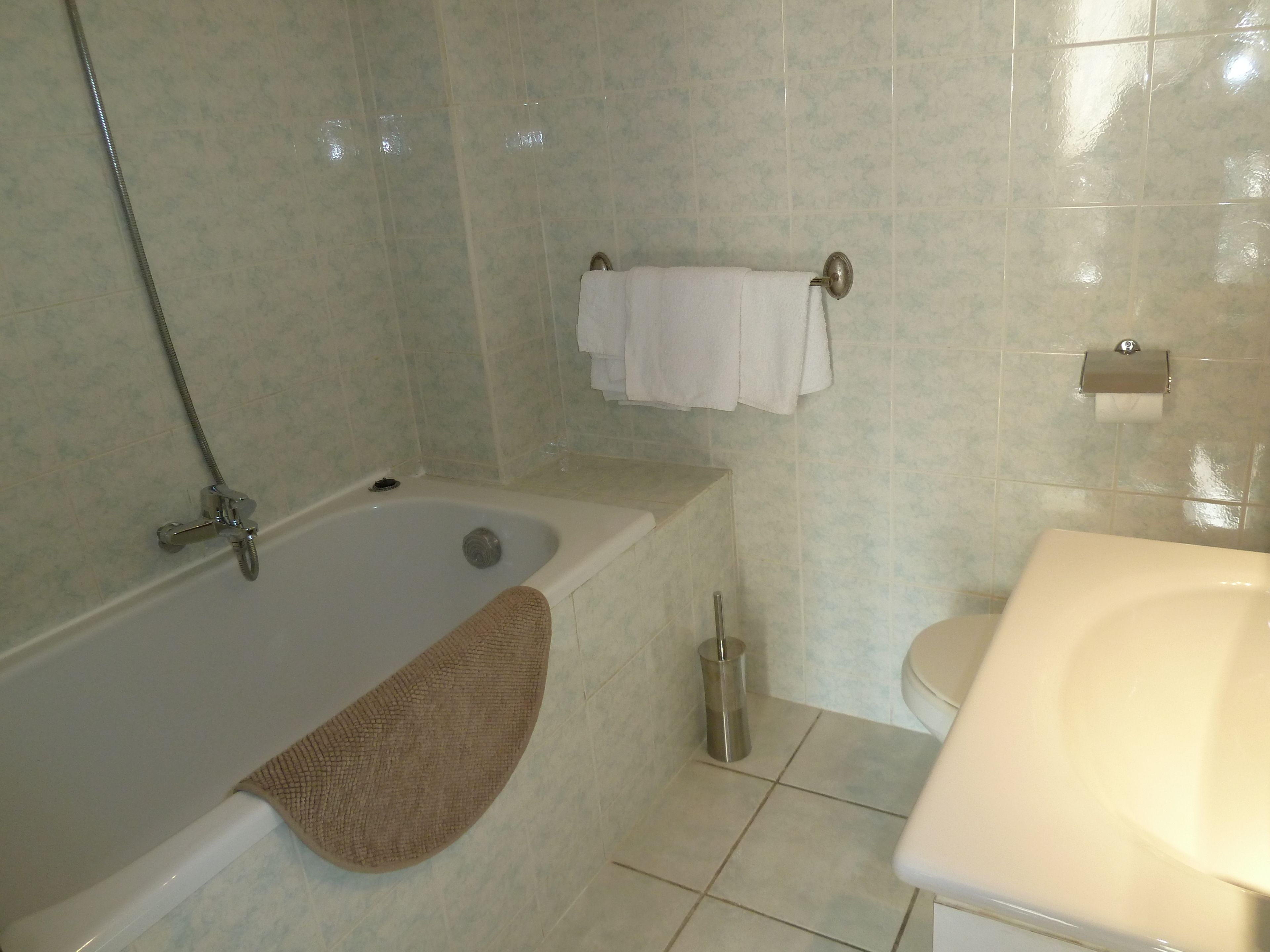 superior double room | bathroom | free toiletries, hair dryer, towels