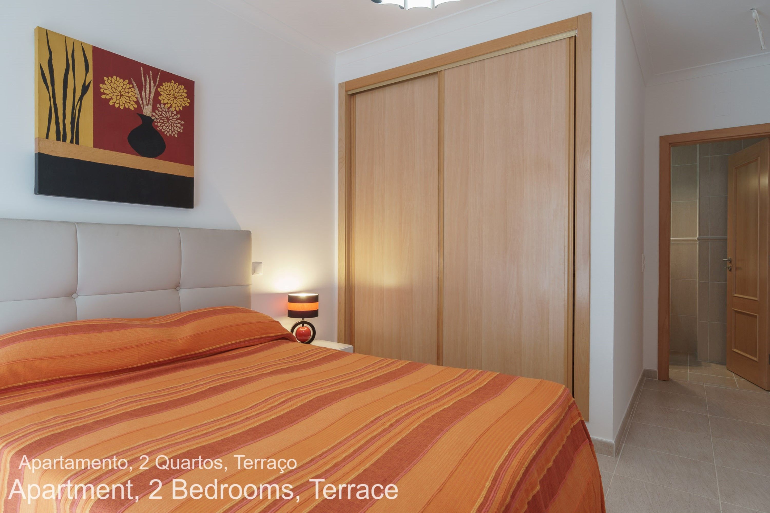 Apartamento, 2 quartos, terraço | Roupa de cama