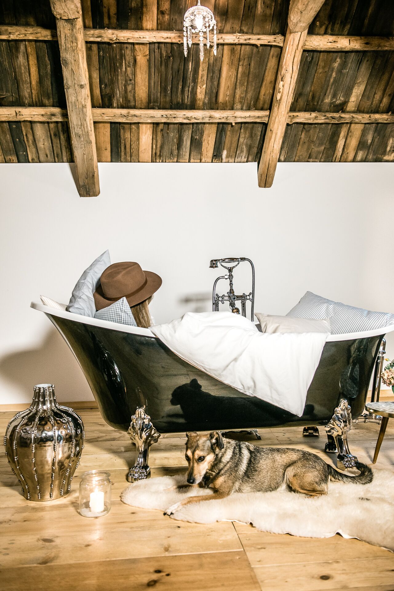 Family House, 3 Bedrooms, Mountain View | Bathroom | Separate bathtub and shower, deep-soaking bathtub, free toiletries