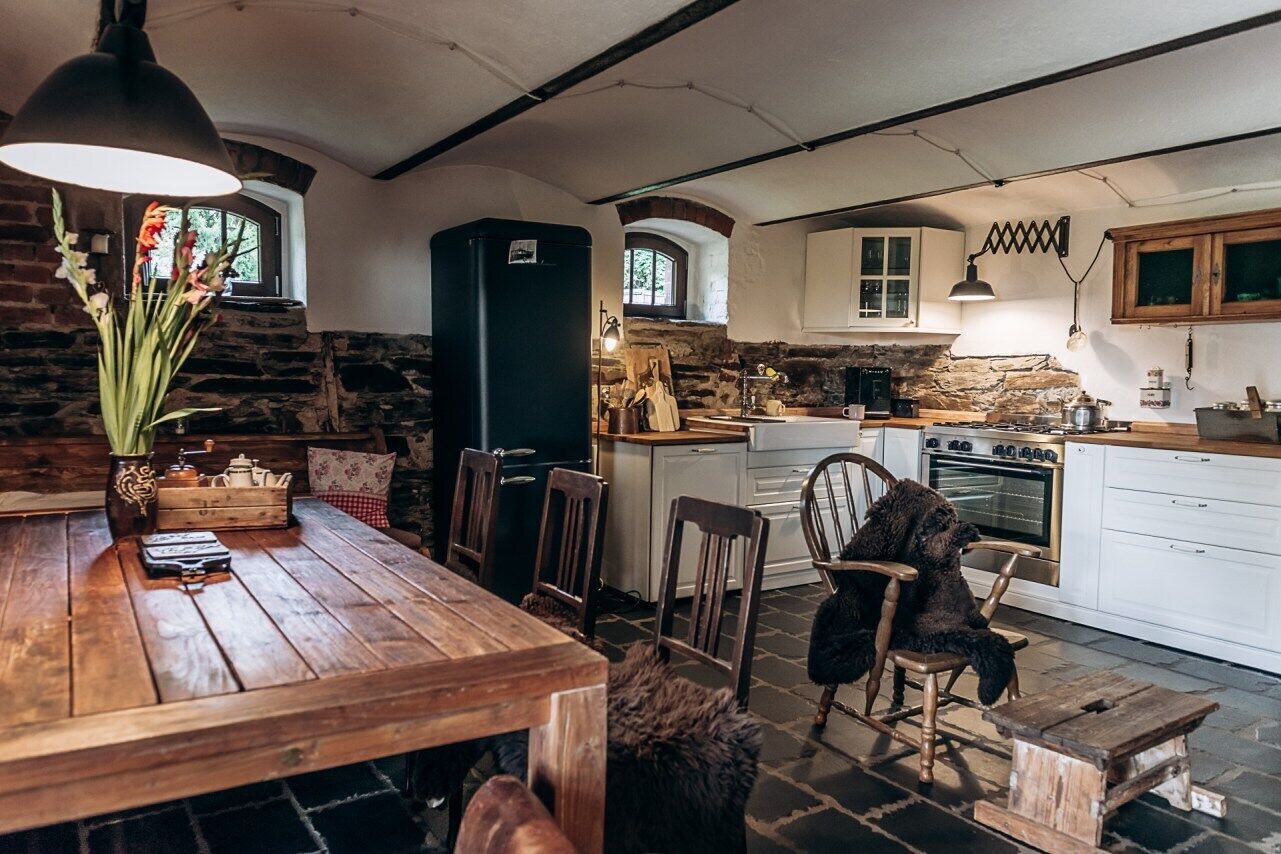 Family House, 3 Bedrooms, Mountain View | Ruang tamu | 65 inci televisyen skrin rata dengan satelit, TV, pendiangan