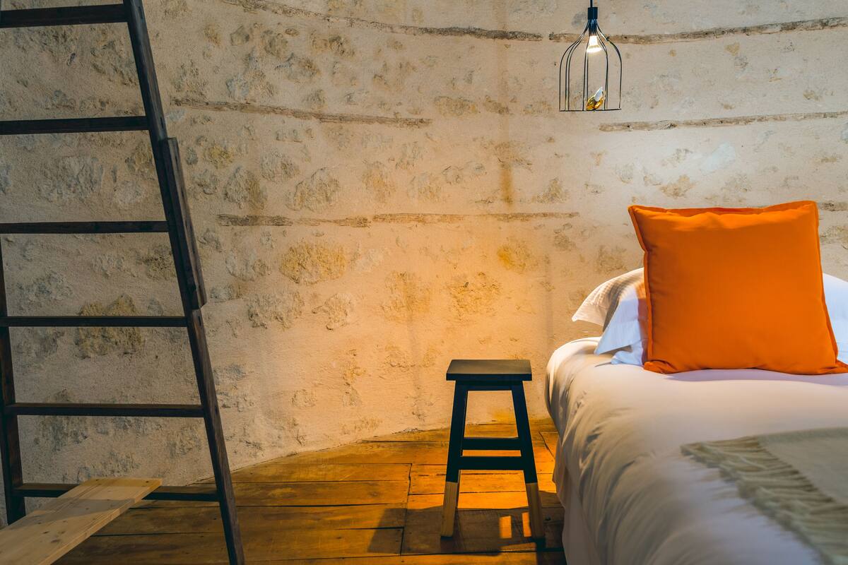 Comfort-Doppelzimmer, Terrasse (Le Pigeonnier) | Hochwertige Bettwaren, Zimmersafe, individuell dekoriert