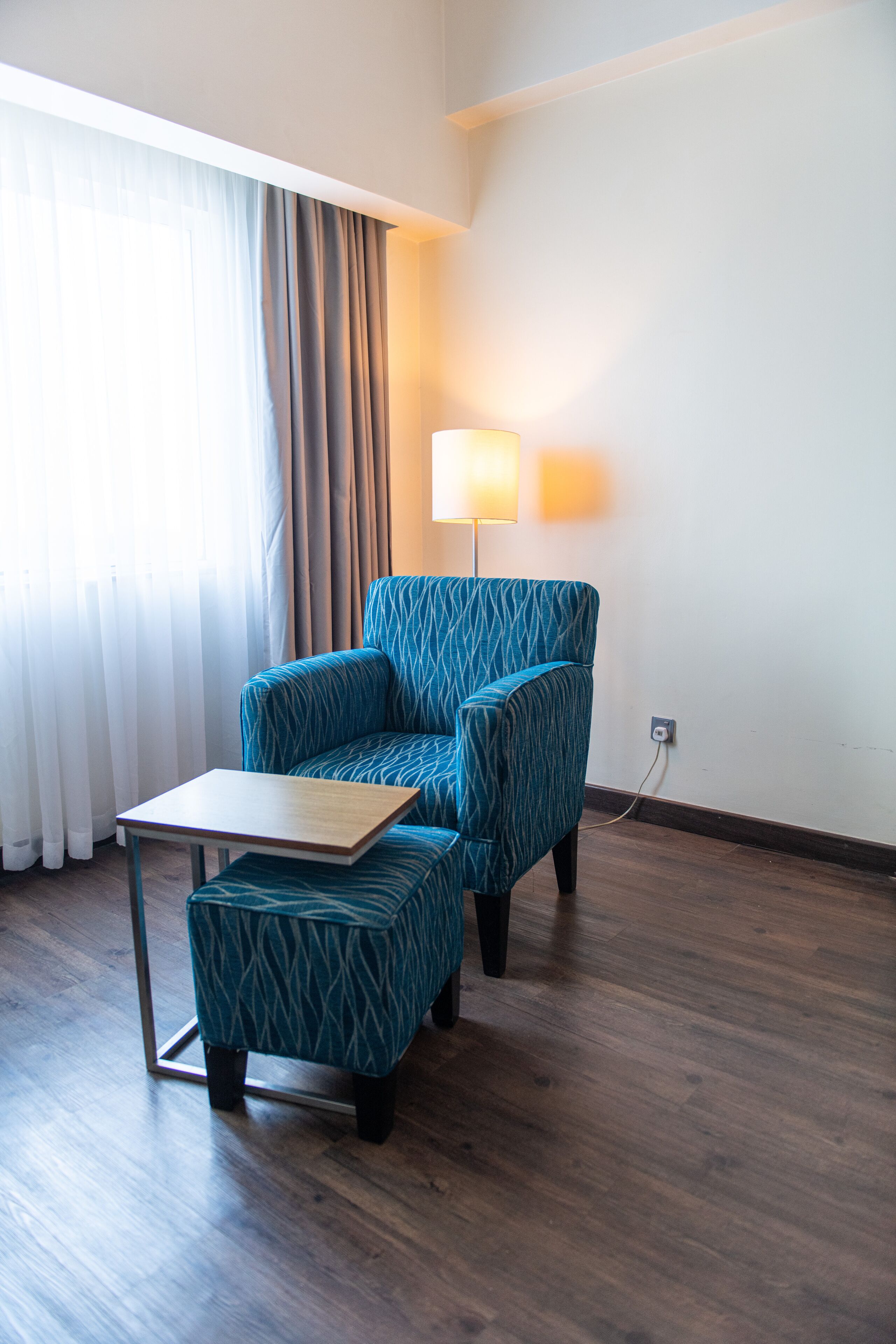 standard double room | living area | flat-screen tv