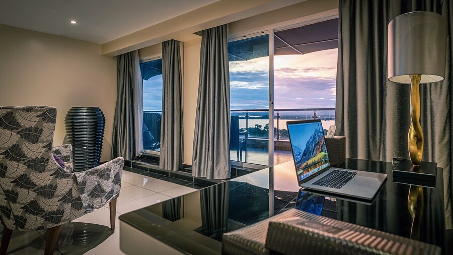 Acacia Premier Hotel