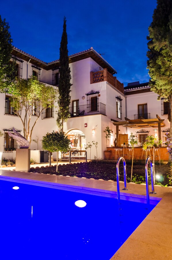 Outdoor pool - Alojamiento con Encanto La Luna en el Alba (Granada)
