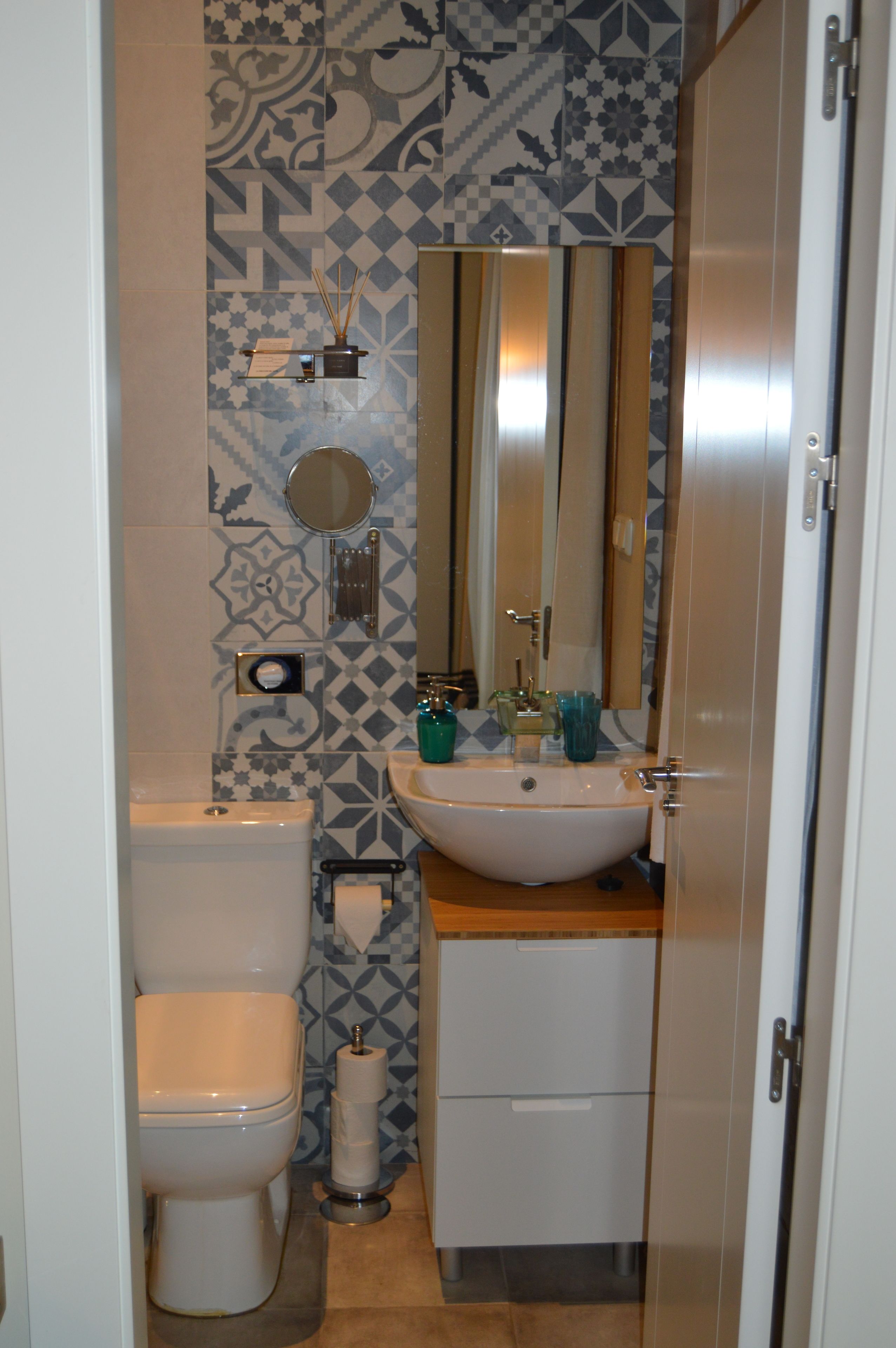 standard double room, 1 double or 2 single beds | bathroom | shower, free toiletries, hair dryer, towels