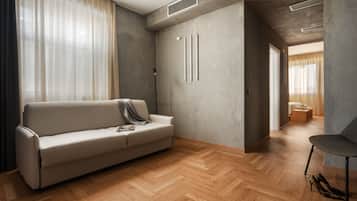 Familien-Suite | Minibar, Zimmersafe, Schreibtisch, kostenloses WLAN