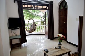 Standardzimmer | Wohnzimmer | Flachbildfernseher