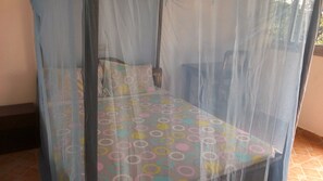 Double Room | Bed sheets - Hôtel Lobé (Kribi)