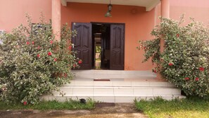 Property entrance - Hôtel Lobé (Kribi)