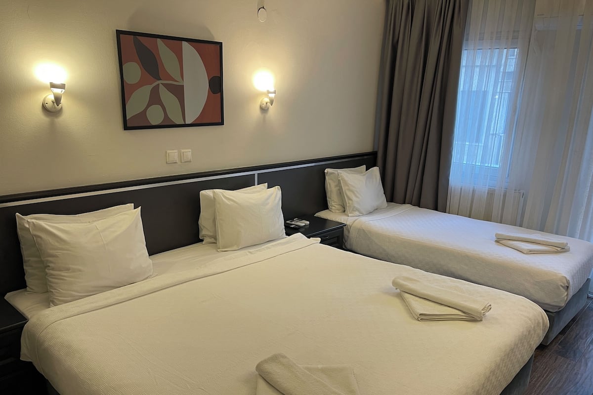 Family Room | Free WiFi, bed sheets