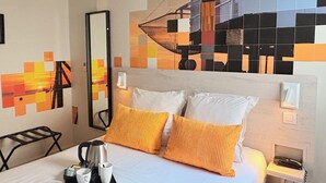 Phòng đôi | Két bảo mật tại phòng, bàn, màn/rèm cản sáng, phòng cách âm 