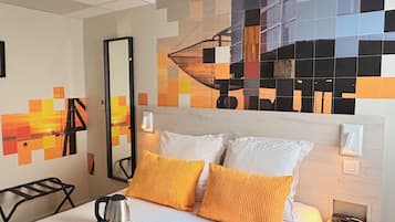 Safe på rommet, individuelt dekorert, individuelt innredet og skrivebord