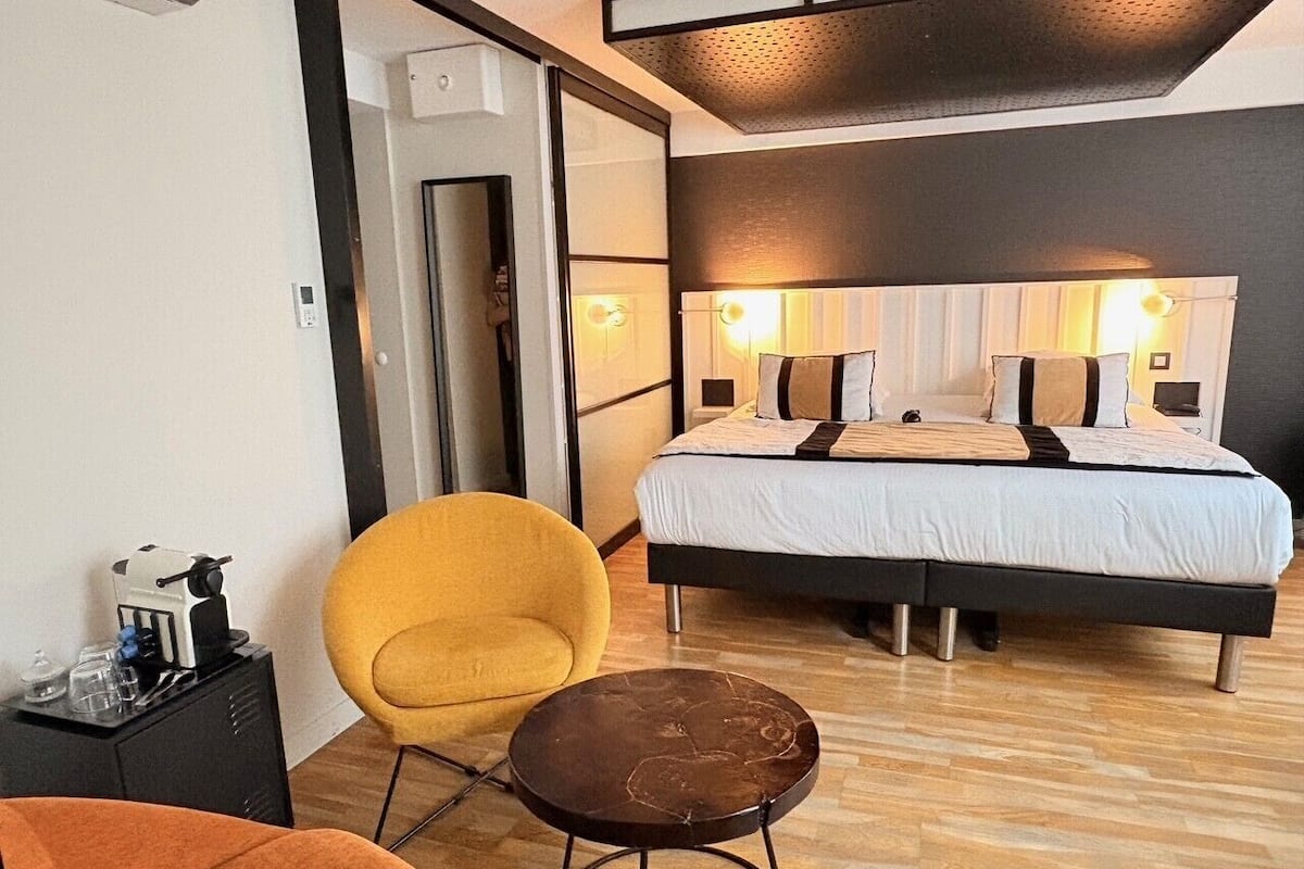 Chambre Prestige | Coffre-fort, bureau, rideaux d’obscurcissement, système d’insonorisation