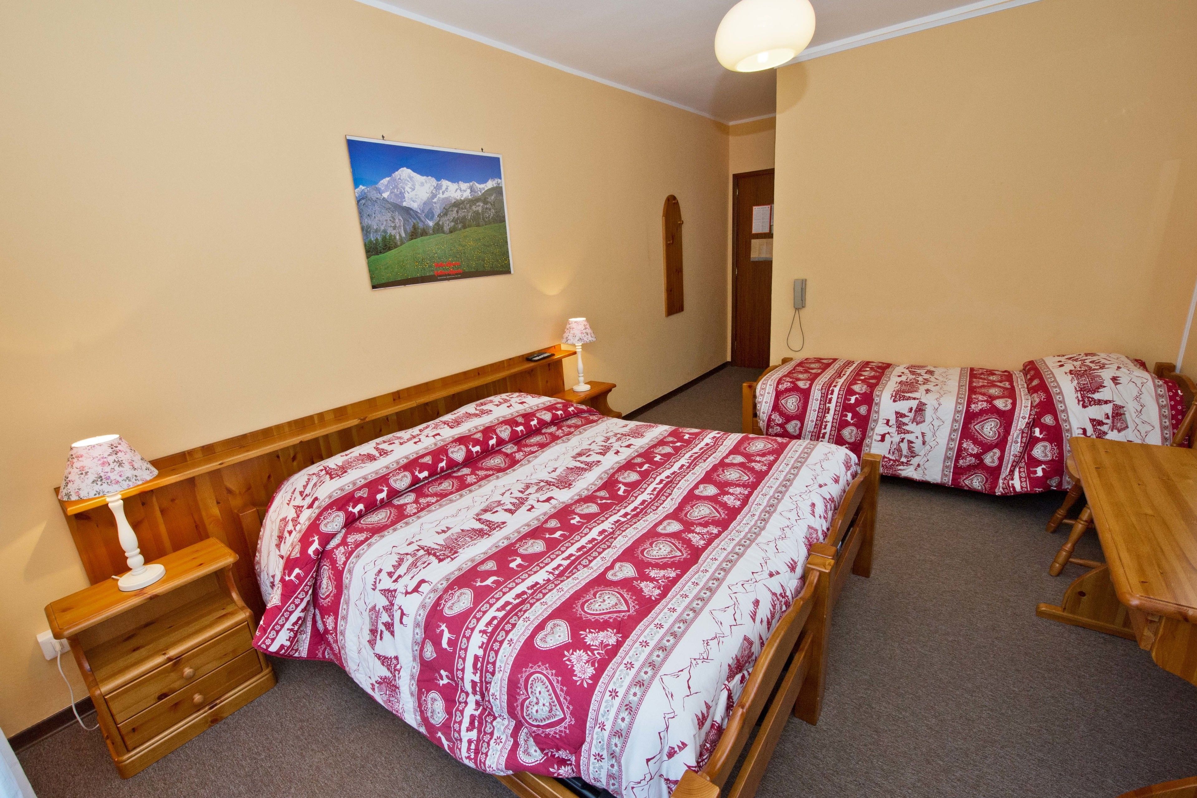 Camera tripla, balcone | Wi-Fi gratuito, lenzuola