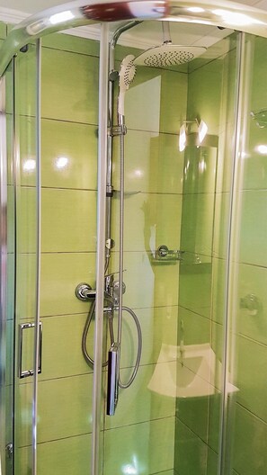 Ducha del cuarto de baño
